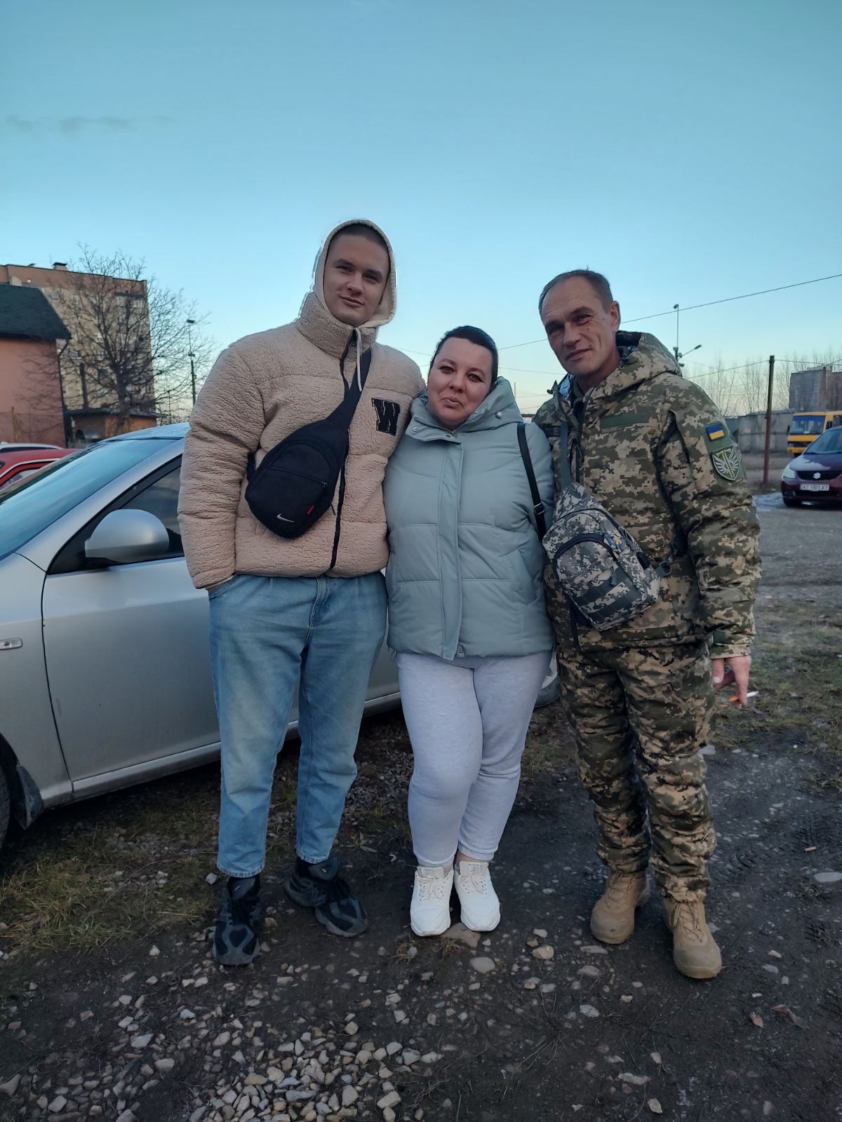 Вікторія Сакун з сином і чоловіком