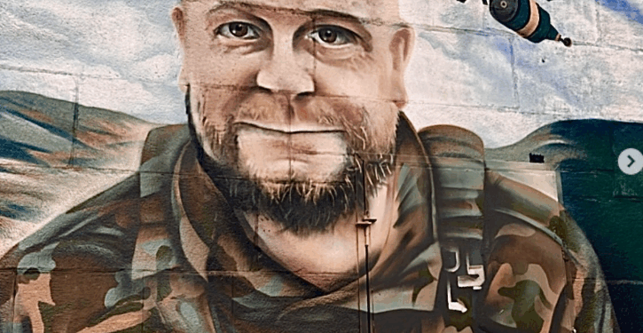 Мурал Тарасу Давидюку таки намалювали. Але не у Рівному, а в Києві