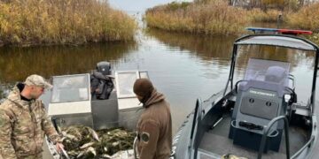 На Дніпрі поблизу Черкас виявили браконьєрські сітки на сотні метрів