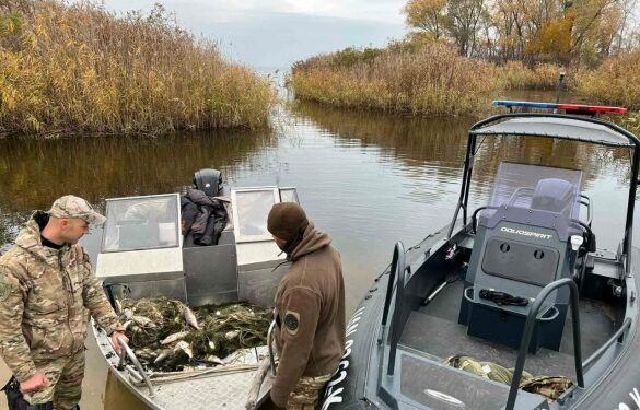 На Дніпрі поблизу Черкас виявили браконьєрські сітки на сотні метрів