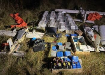 На Львівщині контрабандисти за допомогою дрона намагалися відправити за кордон майже 3 тисячі пачок сигарет