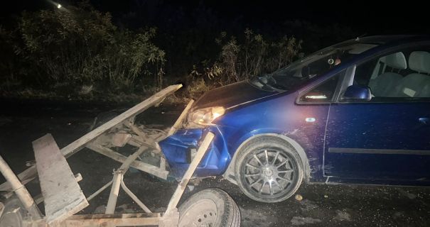 На Львівщині внаслідок ДТП постраждали водії мікроавтобуса та підводи