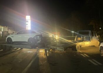 На Львівщині зіткнулися мікроавтобус та легковик: є постраждалі