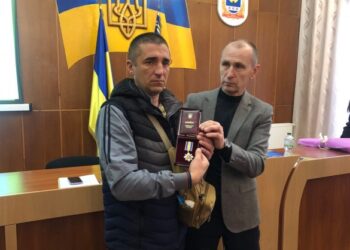 На Уманщині захисника нагородили орденом та відзнакою
