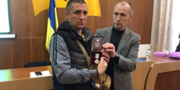 На Уманщині захисника нагородили орденом та відзнакою