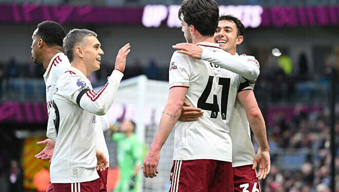 Ноттингем Форест и Манчестер Юнайтед сыграли результативную ничью в АПЛ