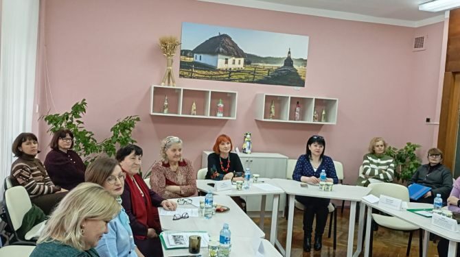 Новітню історію України та виклики війни обговорили на конференції в Черкасах — Новини Черкащіни