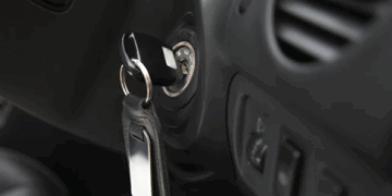 Обіцяла придбати авто для військового: в Умані шахрайка ошукала жінку