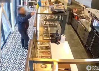 Поліцейські Звенигородки притягли до відповідальності чоловіка, який скоїв крадіжку в кав’ярні — Новости Черкасс