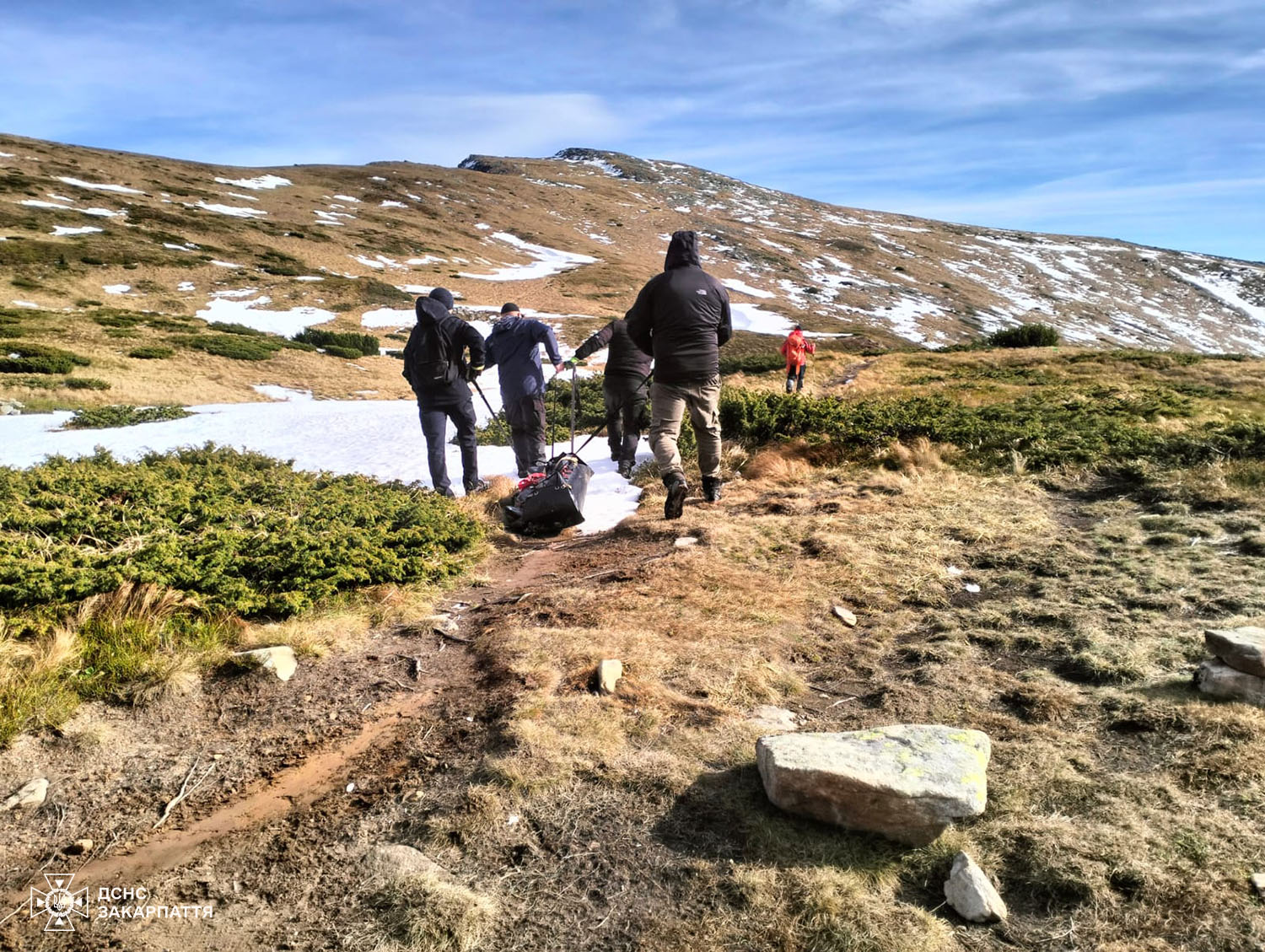 Прикарпатські рятувальники виявили тіла двох чоловіків у горах