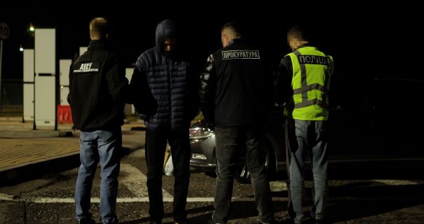 Продавали “тури” до Польщі: на Львівщині затримали переправників, які намагались “доставити” клієнтів за кордон – що відомо