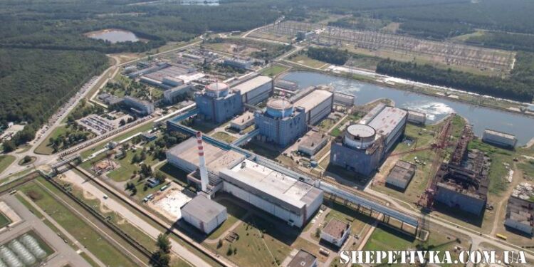 Росія атакувала електропідстанції, що живлять Хмельницьку та Рівненську АЕС —Хмельнитчина