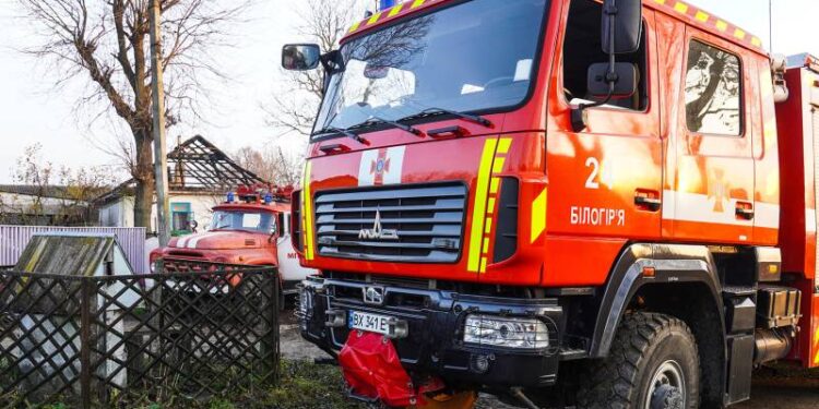 Трагічна пожежа на Шепетівщині: загинули двоє дорослих, дитині вдалось врятуватись —Хмельнитчина