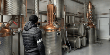У Черкаській області викрито масштабне виробництво нелегального алкоголю