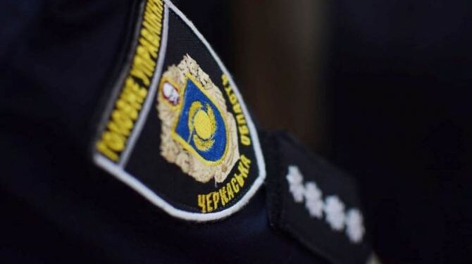 У Городищі жінка пограбувала на зупинці чоловіка — Новости Черкасс