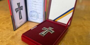 У Христинівці вручили посмертну нагороду батькам загиблого воїна