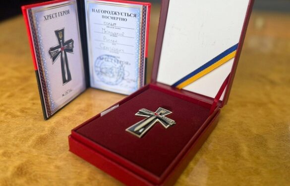 У Христинівці вручили посмертну нагороду батькам загиблого воїна