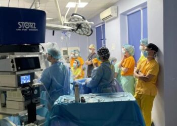 У Львові лікарі врятували 16-річну дівчину із рідкісною пухлиною