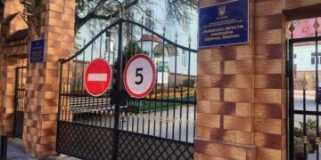 У Львові спалах кишкової інфекції в ліцеї: госпіталізовано 17 осіб