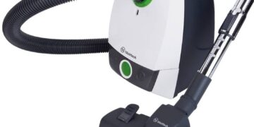 У Шепетівці чоловік вкрав з магазину пилосос: спосіб був доволі оригінальний —Хмельнитчина