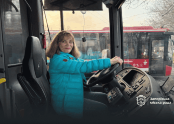 У Запоріжжі жінки вчаться водити автобуси – опанувати нову професію,  She Drives | Новости Запорожья