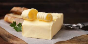 Україна скоротила виробництво вершкового масла: експерти пояснили причини, що зараз відбувається на внутрішньому ринку