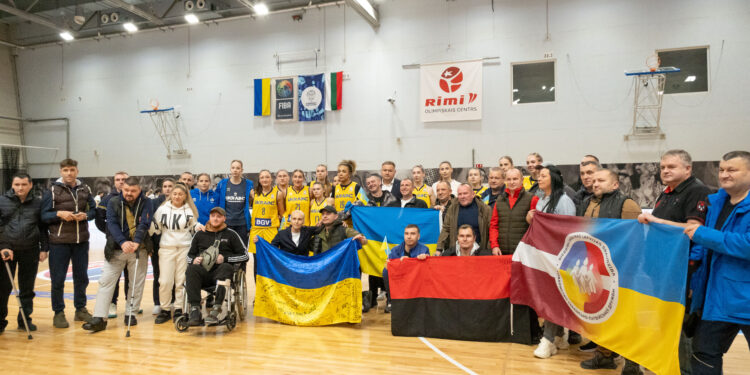 Українські військові підтримали жіночу збірну в матчі проти Болгарії – Федерація баскетболу України