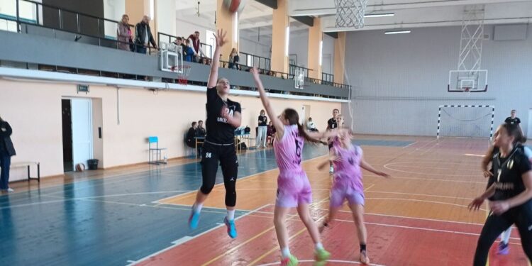 ВЮБЛ серед дівчат 2009 року народження: львівський КІВС зіграв два матчі в Івано-Франківську – Федерація баскетболу України