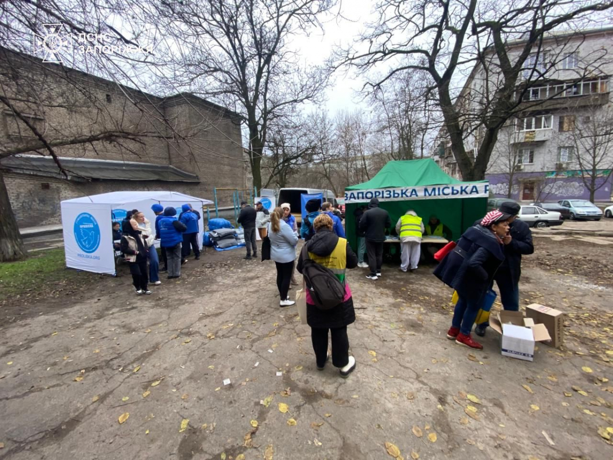 Поранення, руйнування, пожежі: вночі Запоріжжя зазнало масованої атаки ворожих дронів - що відомо про наслідки
