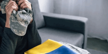 Зміни в оповіщенні, виплати та загроза аферистів: що варто знати родинам безвісти зниклих воїнів