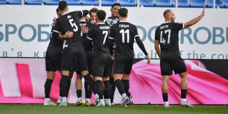 «Зоря» здолала «Рух» і продовжила власну серію матчів без поразок