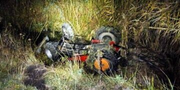 З’їхав у русло річки та перекинувся: на Шепетівщині загинув водій мінітрактора —Хмельнитчина