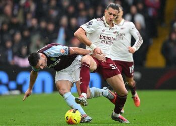 «Арсенал» в компенсированное время проиграл «Астон Вилле», потерпев первое поражение за 3 месяца