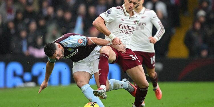 «Арсенал» в компенсированное время проиграл «Астон Вилле», потерпев первое поражение за 3 месяца