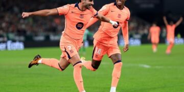 «Барселона» в матче с 8 голами забрала победу у «Бетиса»