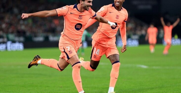 «Барселона» в матче с 8 голами забрала победу у «Бетиса»