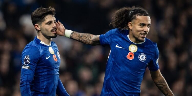 «Челси» сенсационно проиграл «Лидсу» в АПЛ, но продолжает удерживаться в топ-5