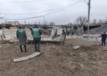 Екоінспекція показала наслідки удару КАБами в Космічному районі Запоріжжя – зафіксовано руйнування, засмічення | Новости Запорожья