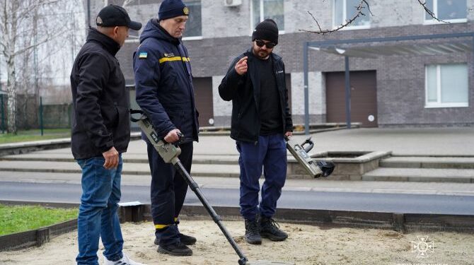 Фахівці інженерних підрозділів пройшли сертифікацію з ремонту металошукачів — Новини Черкащіни