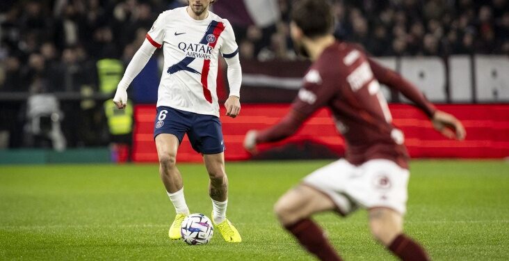 Илья Забарный вместе с россиянином Сафоновым вырвал победу для «ПСЖ» в матче с «Мецем»