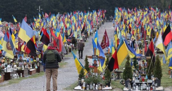 На цвинтарі у Львові закінчуються місця для поховання військових