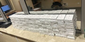 На Львівщині у рейсовому автобусі знайшли 150 зовнішніх акумуляторів для iPhone на 600 тис. грн