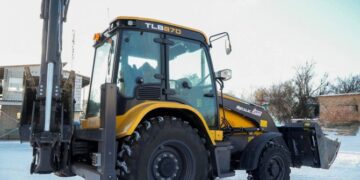 На передову від Черкас передали екскаватор — Новости Черкасс
