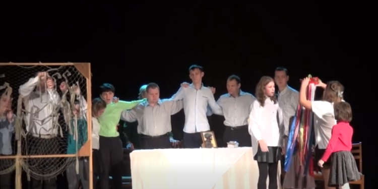 На Прикарпатті презентували другу частину інклюзивної вистави «Ми ще повернемося»