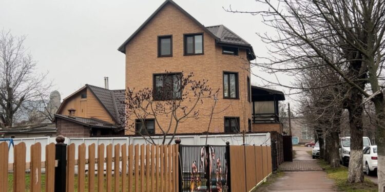 Новий дім для будинку сімейного типу у Коростені: виховують шестеро діток | Журнал Житомира