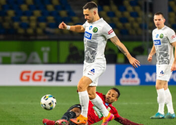 Олексій Гуцуляк у матчі з «Карпатами» забив 50-й гол на клубному топ-рівні