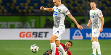 Олексій Гуцуляк у матчі з «Карпатами» забив 50-й гол на клубному топ-рівні