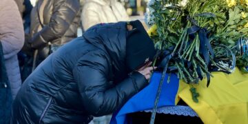 Рівне попрощалося з воїном Дмитром Машлаєм