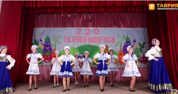 Росіяни в окупованій Новій Маячці на Херсонщині просувають свої штучні традиції