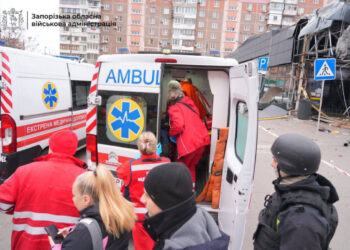 Росіяни вдарили дроном по АТБ в Запоріжжі 14 грудня, фото, відео – відомо про шість поранених, серед них дитина | Новости Запорожья